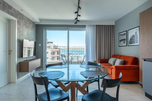 Brand New Luxurious Seafront With View Apartment - Prime Location 2