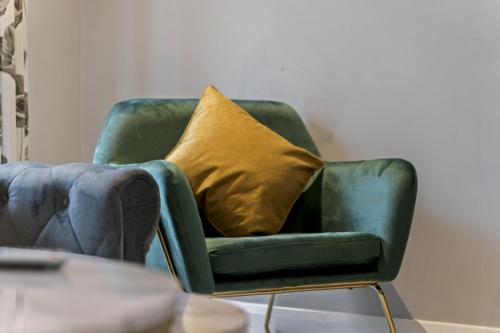 Bright 1-Bed Apartment in Central Birmingham, Birmingham (photo 10)