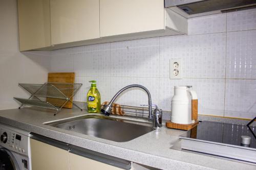 Nesthouse one room 4 min away from metro, Seoul (photo 2)
