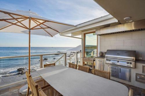 The Getaway Oceanfront Villa in Malibu by Stay Awhile in Malibu, USA