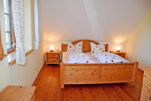 3 bedrooms, 4 beds