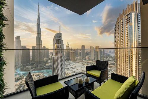 Venetian - Luxury 3BR in Downtown with Burj & Fountain Views, Dubai