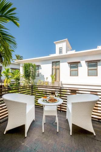 Casa Y'na -Contemporary 3BHk Luxury VillaCandolim