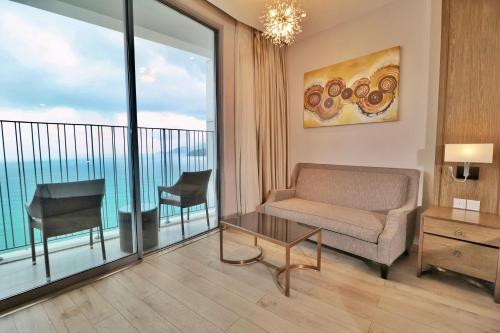 Studio with Sea View image 2