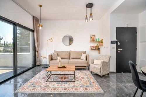 Luxury New 2BR at Emek Refaim – khách sạn tại German Colony