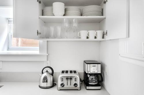 Brighton 2BR w WD by Restaurants Shops BOS-395 in Boston, USA