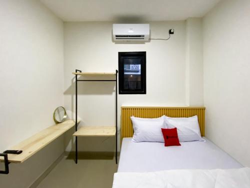 Standard Double Room image 7