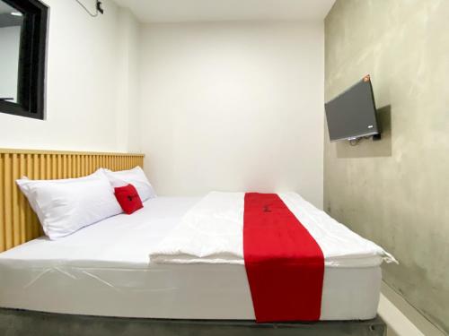 Standard Double Room image 6