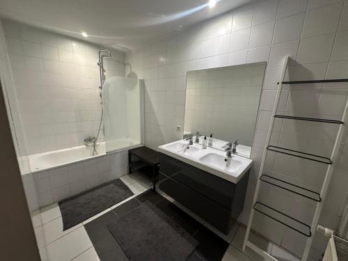 Beautiful luxurious 1 bedroom apartment in the heart of the European Quarter, Brüssel (Foto 7)