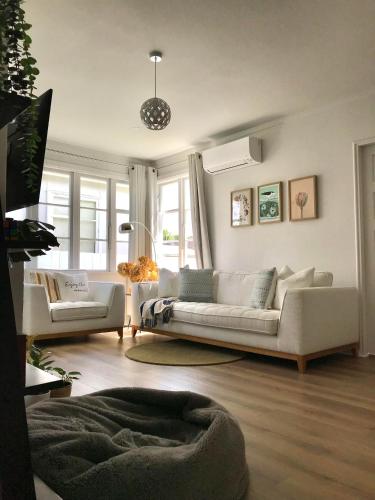 Modern, recently renovated, private house with parking