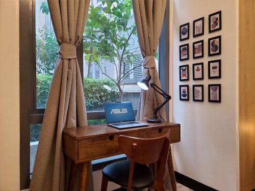 Vintage Mickey Disney Stay in BGC -200mbps wifi, Manila (foto 7)