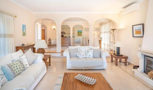 Shared lounge/TV area, 174 Gramacho - Immaculately Presented Villa in Estombar