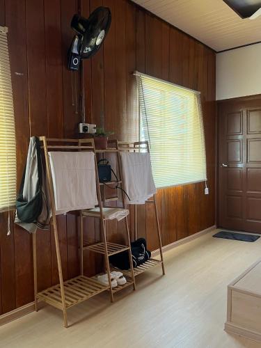 Manson Goat Cottage Manson Goat Cottage