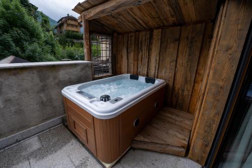 Pezsgőfürdő, Le Suites de San Campel RTA in Ponte Di Legno
