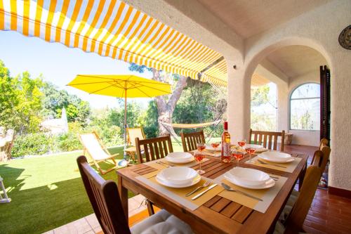 Casa Xodo - Charming 3-Bedroom Villa - image 4