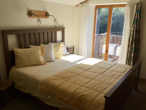 1 queen bed, 2 twin beds