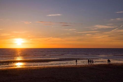 周邊環境, Chalet with sauna close to the sea in 蘭傑維爾德住宅
