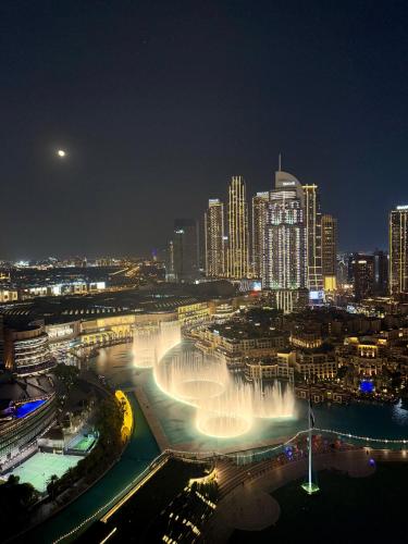 Full Burj Khalifa and Fountains Views, Dubai (foto 2)