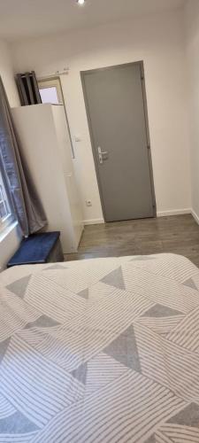 Flat at the gate of Petite France, Strasbourg (photo 9)