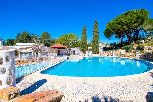 Swimming pool, C65 Quinta do Paraiso - Charming 2-Bedroom Bungalow in Carvoeiro City Center