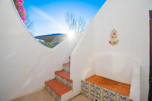 C65 Quinta do Paraiso - Charming 2-Bedroom Bungalow - image 4