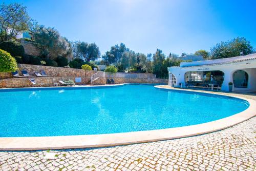 Swimming pool, C65 Quinta do Paraiso - Charming 2-Bedroom Bungalow in Carvoeiro City Center