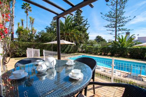 Casa Miguel - Family-Friendly 3-Bedroom Villa with Private Pool - image 4