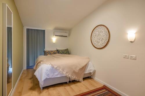 2 queen beds, 2 twin beds