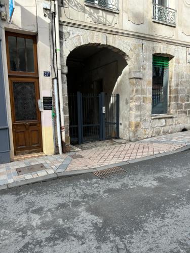 ทัศนียภาพภายนอกโรงแรม, Suite Deluxe - Jacuzzi in เมเลิง