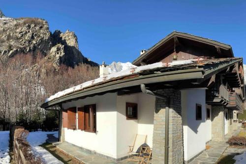 Courmayeur 2BR 2BA Terrace, Amazing View & Parking in 拉薩克斯