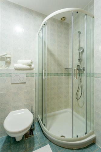 2 bedrooms, 3 beds