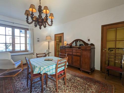 Grande maison de campagne avec jardin et cheminée près d'une plage - FR-1-591-634 (Grande maison de campagne avec jardin et cheminee pres d'une plage - FR-1-591-634) in Lurais