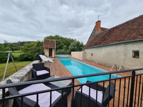Bastide rénovée avec piscine privée en Berry, sauna, proche voie verte - FR-1-591-639 gîte à louer Rivarennes