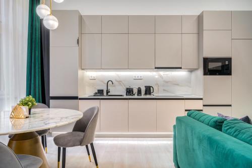 Opera residence (D10) - main image