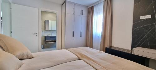Three-Bedroom Apartment with Terrace image 10