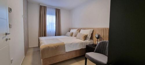 Three-Bedroom Apartment with Terrace image 7