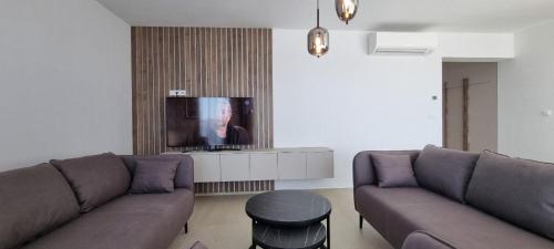 Three-Bedroom Apartment - Second Floor room in Apartments Mark 2