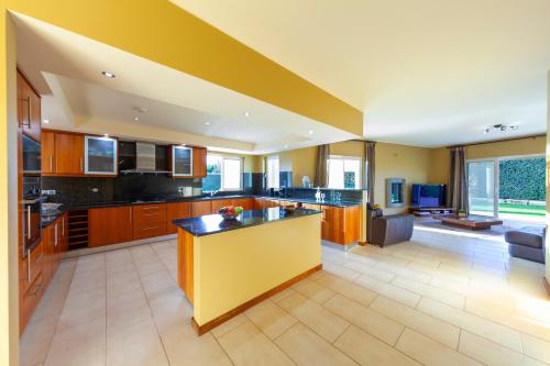 Villa Bliss by Algarve Vacation in Estombar