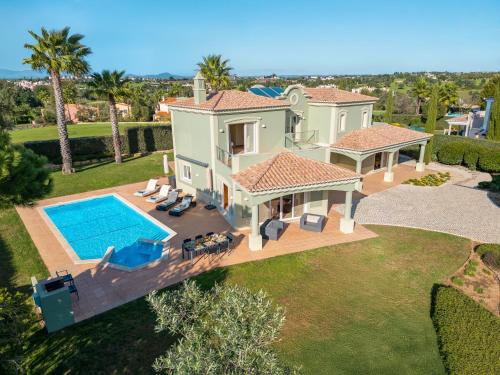 Swimming pool, Villa Bliss by Algarve Vacation in Estombar
