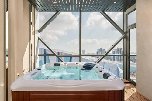 room detail thumbnail 2