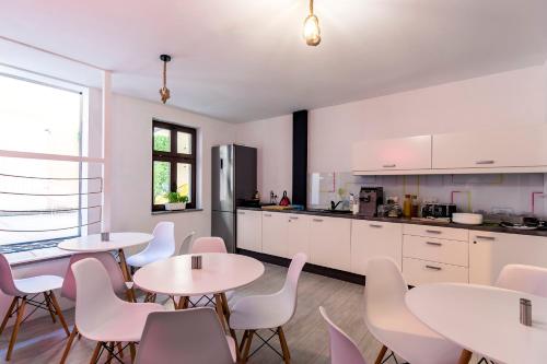 Cooltour Hostel - image 4