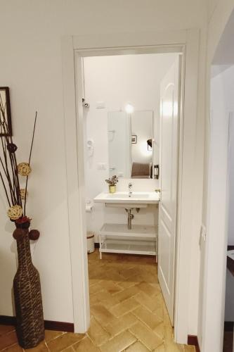 Piccolo Trevi Suites - image 8