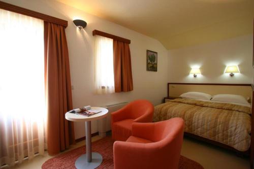 1 queen bed