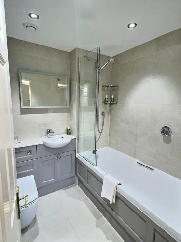 Three Shires Inn - image 5