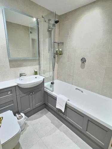 Three Shires Inn - image 8