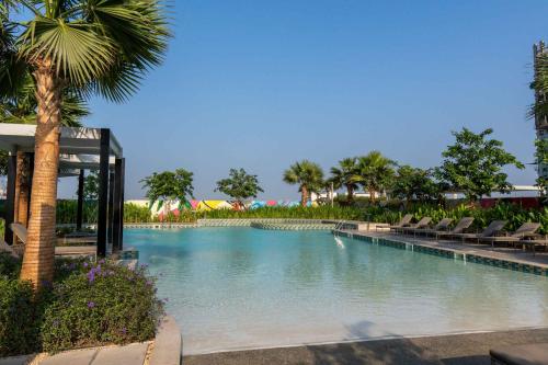Lux BnB Aykon City 