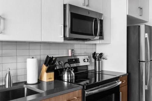 Bright and Cozy 2BR Getaway in BHM8