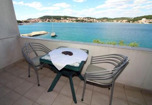Apartments Marica - 10m from sea - image 2