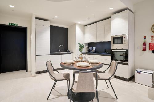 Skyline Seaview One-Bedroom Haven 4