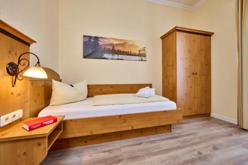 Single Room image 5